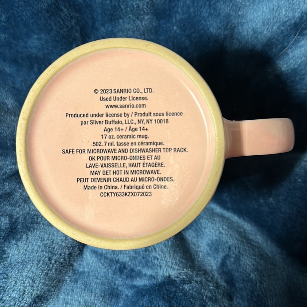 New Hello Kitty Mug - Picture 3 of 3